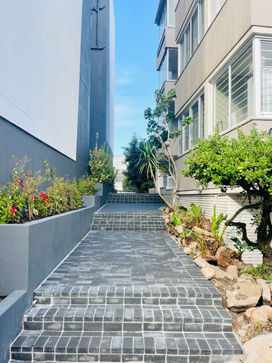 To Let 3 Bedroom Property for Rent in Sea Point Western Cape